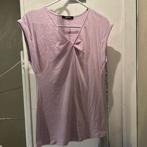 New Doe and Rae lavender fitted T-shirt twist size small #J